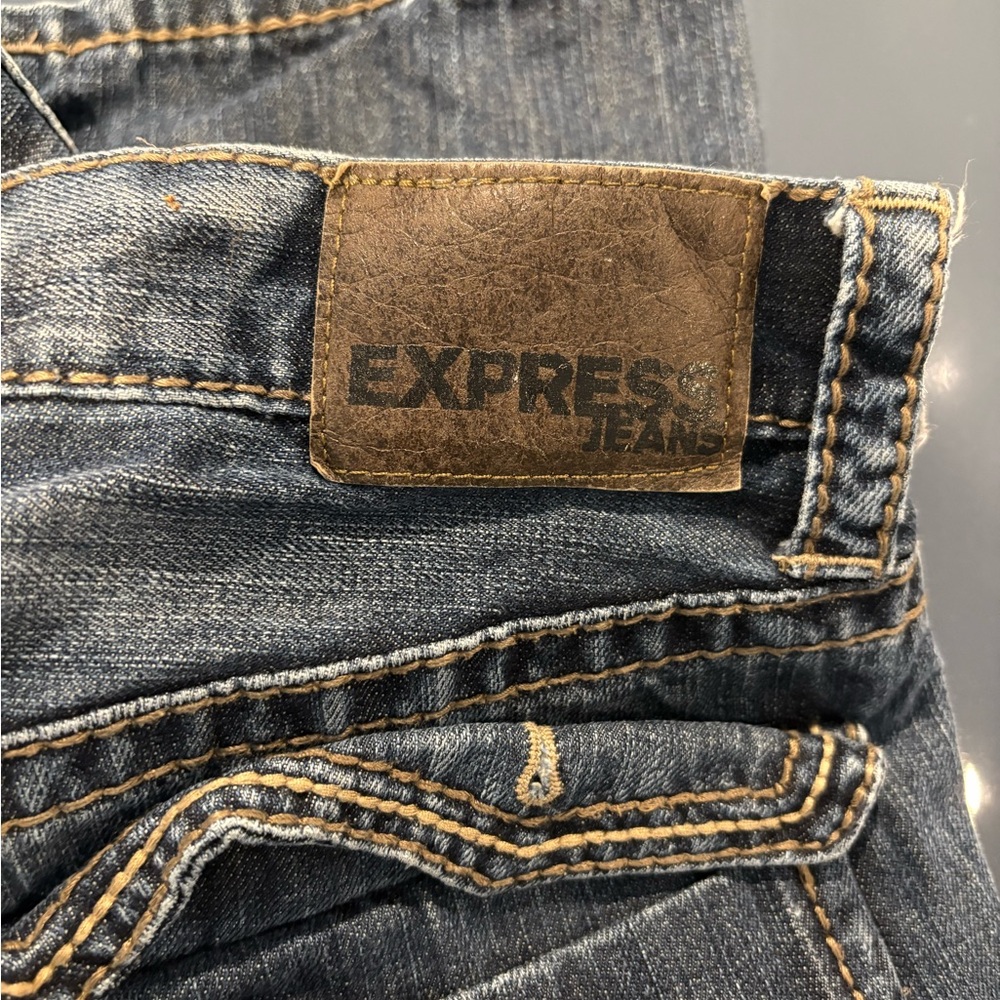 Men’s Express Jeans.